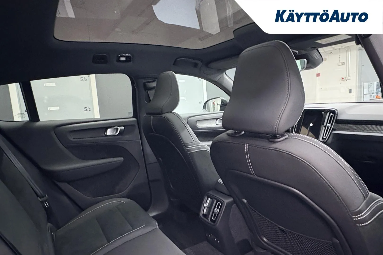 Volvo EC40 RXR-951 carousel image