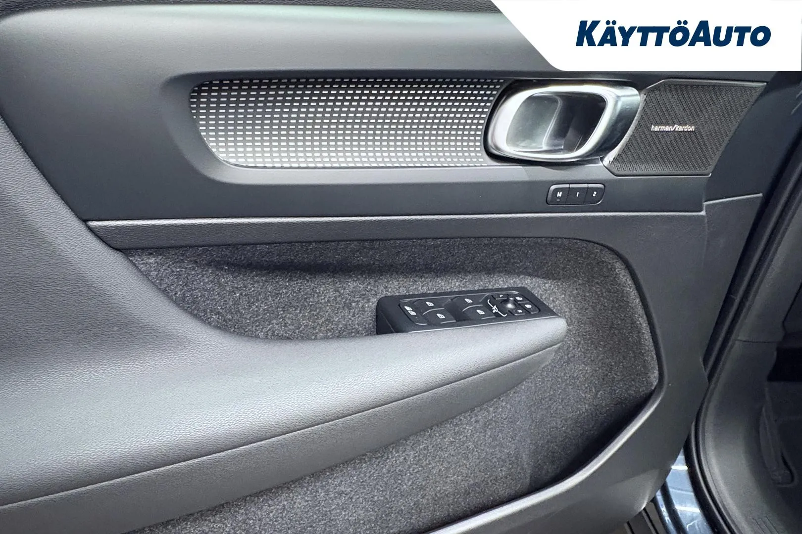 Volvo EC40 RXR-951 carousel image