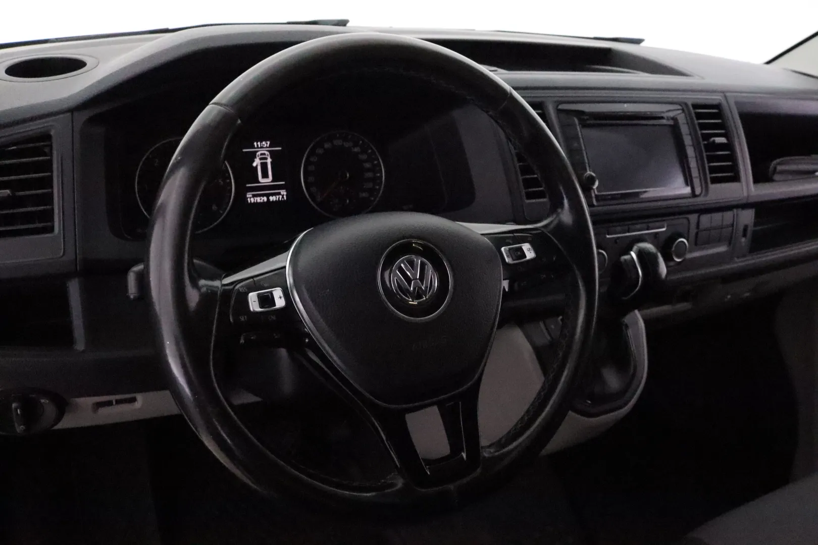 VOLKSWAGEN Transporter CLK-837 carousel image