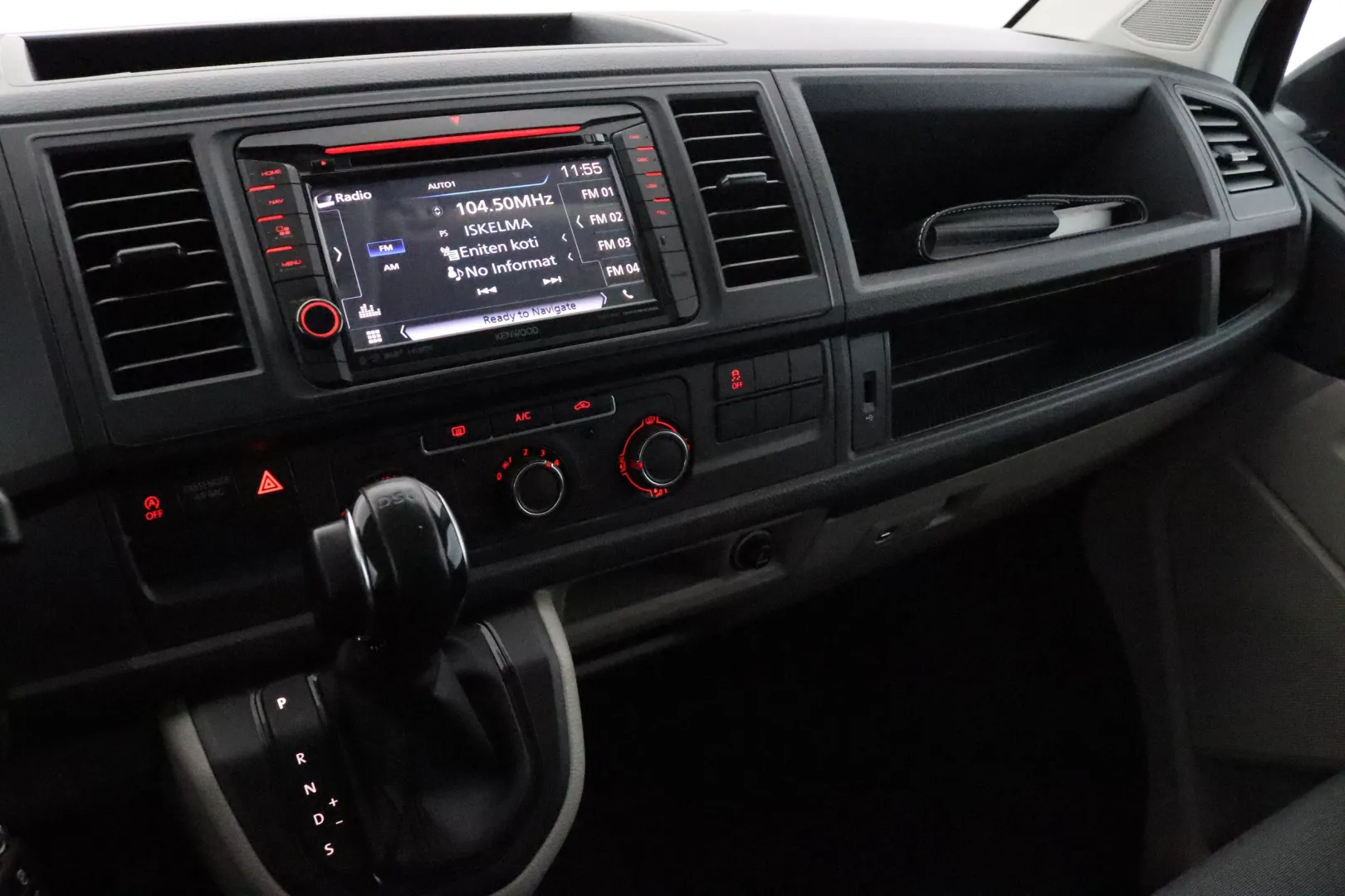 VOLKSWAGEN Transporter CLK-837 carousel image