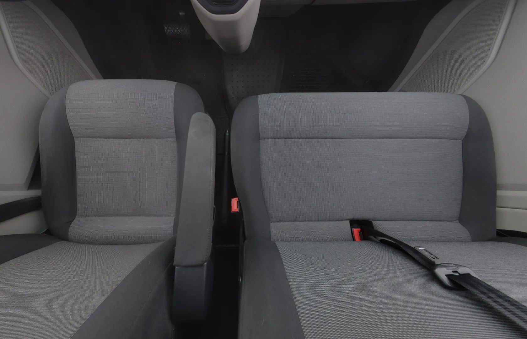 VOLKSWAGEN Transporter CLK-837 carousel image