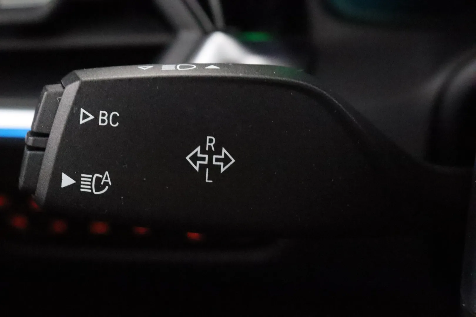 BMW 330 RUP-642 carousel image