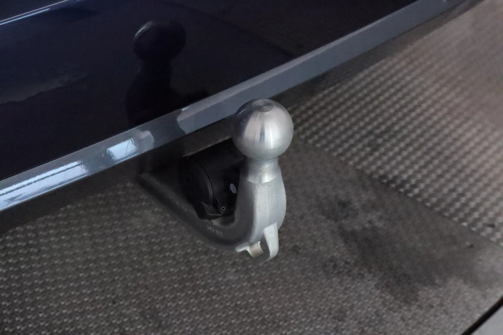 BMW 330 RUP-642 carousel image