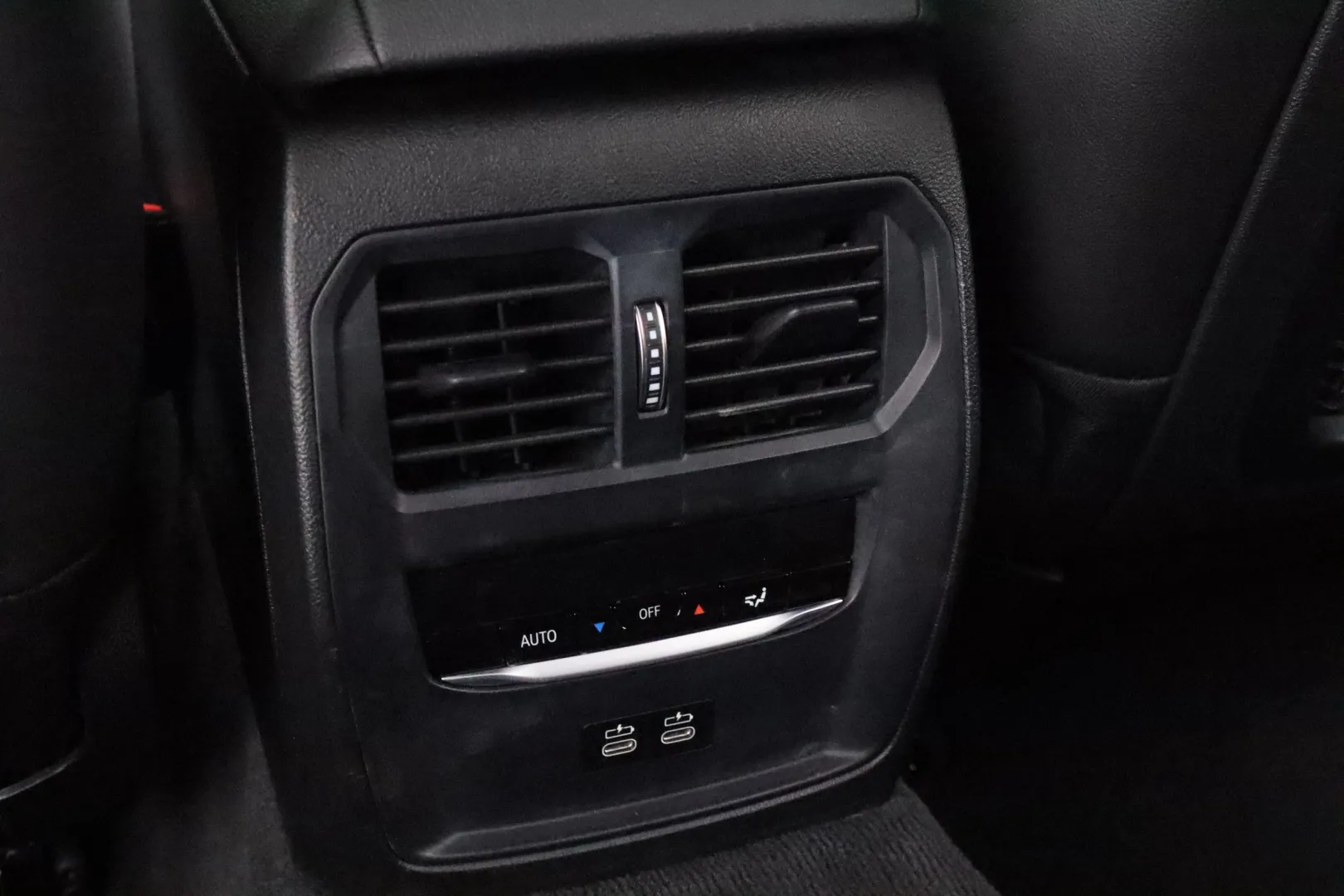 BMW 330 RUP-642 carousel image