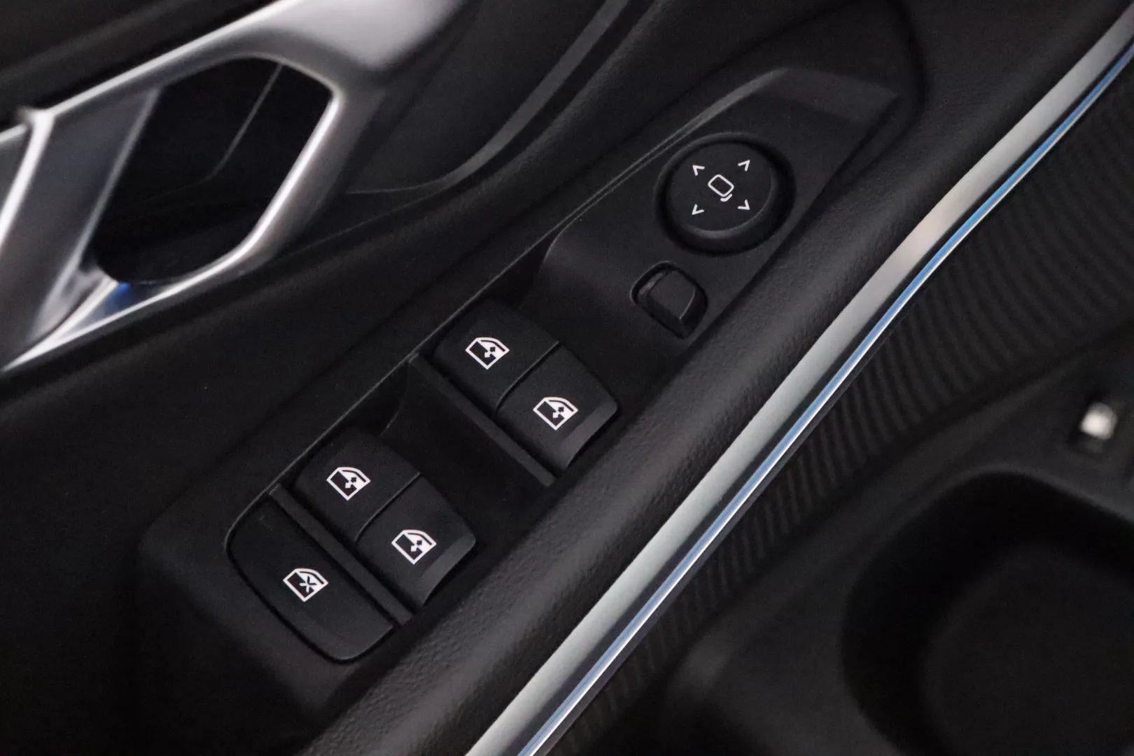 BMW 330 RUP-642 carousel image