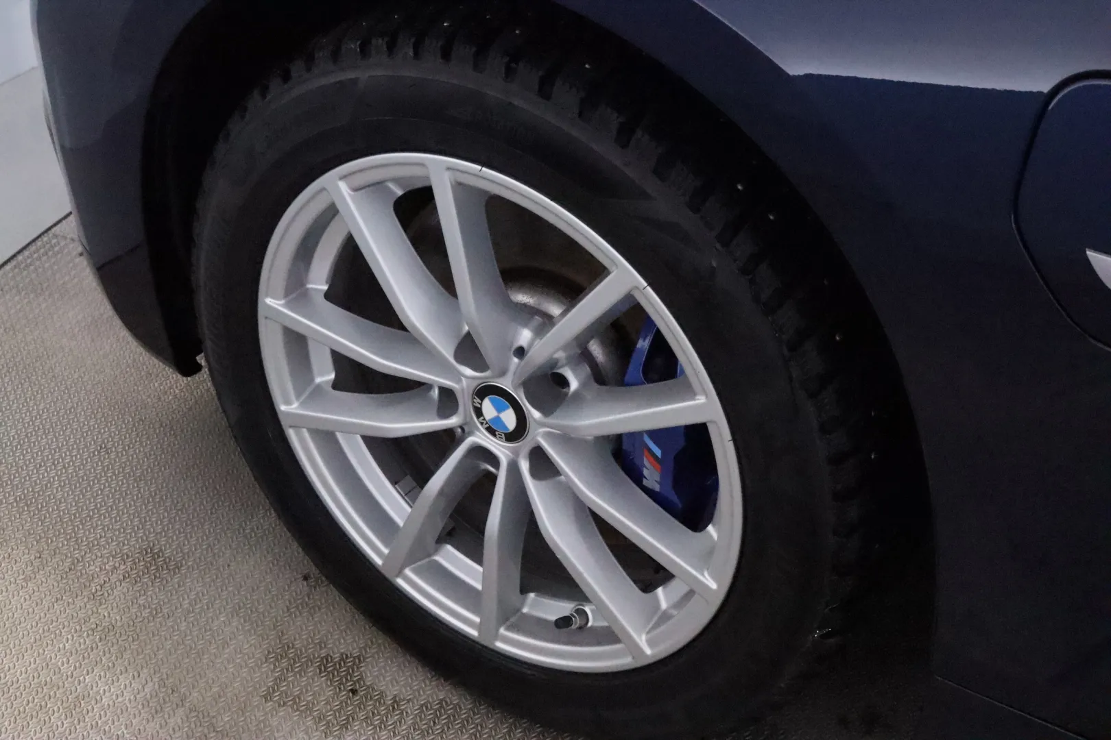 BMW 330 RUP-642 carousel image