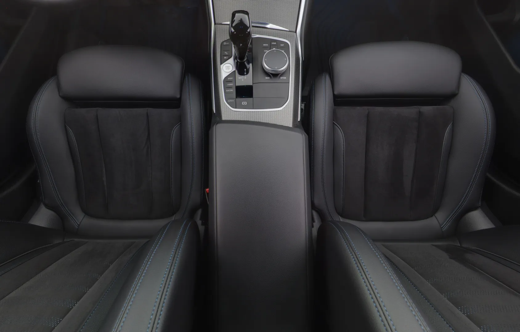 BMW 330 RUP-642 carousel image