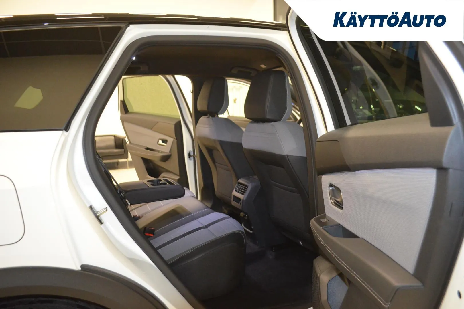 OPEL Grandland JNU-367 carousel image