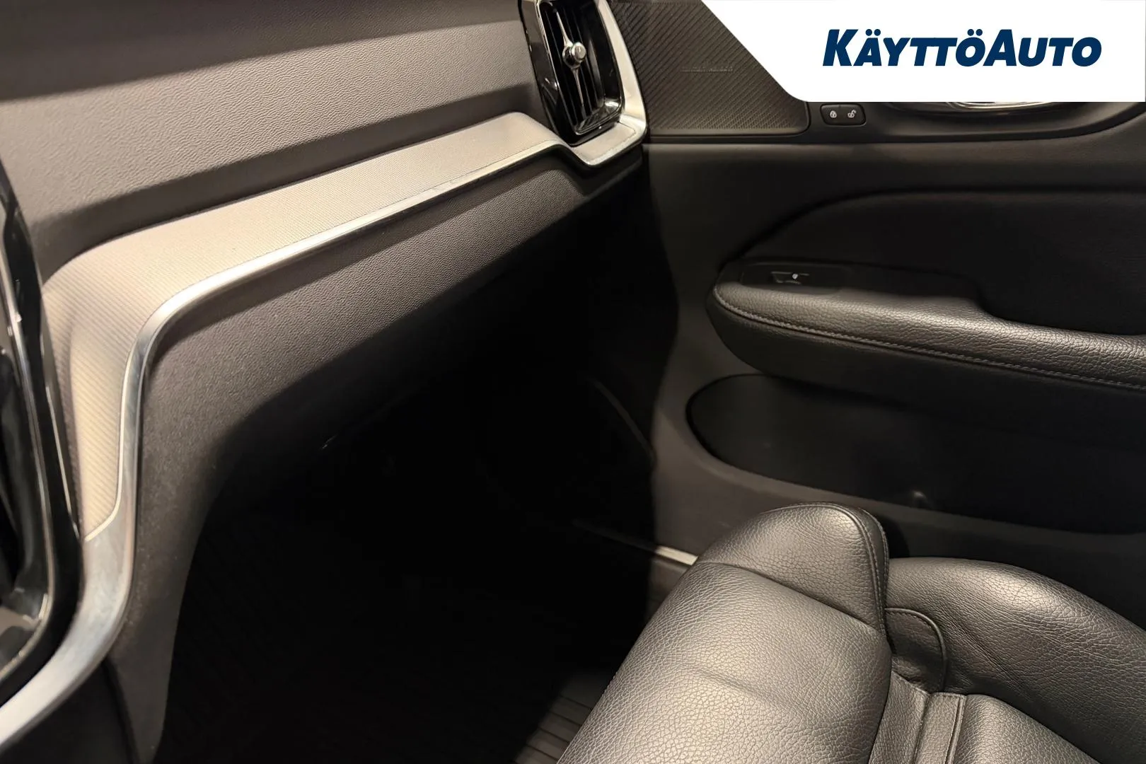 VOLVO V60 EUA-185 carousel image