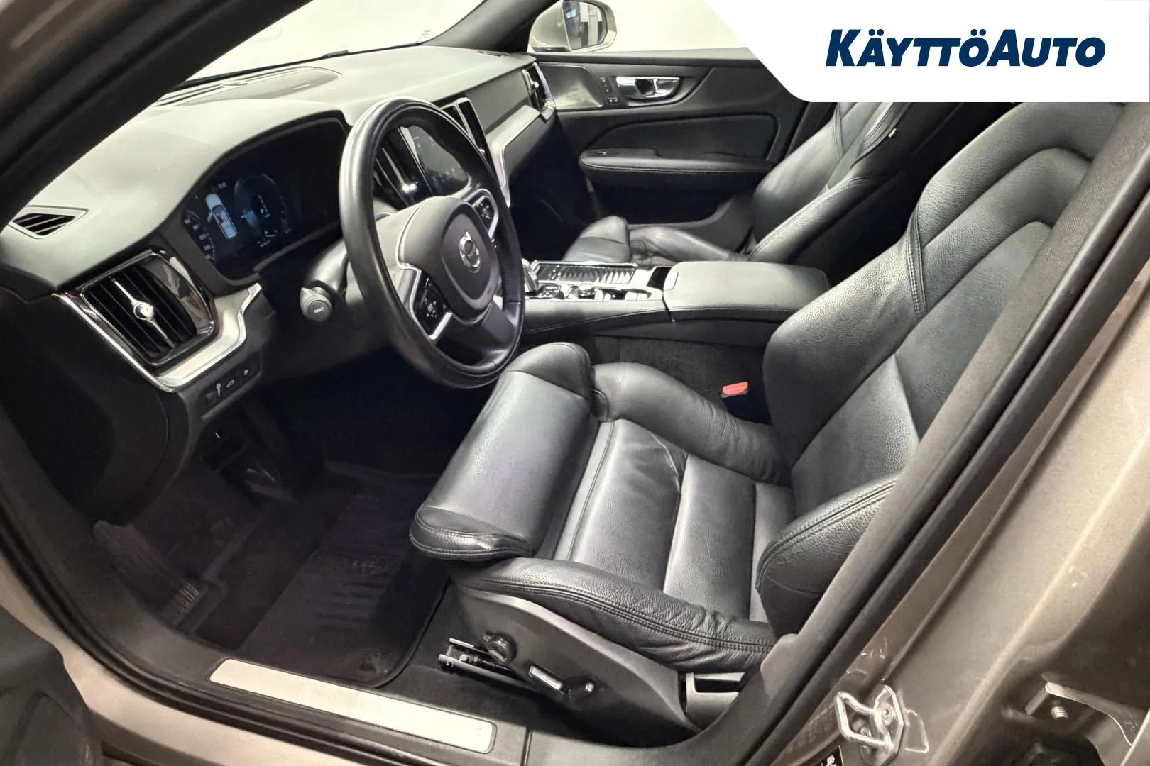 VOLVO V60 EUA-185 carousel image