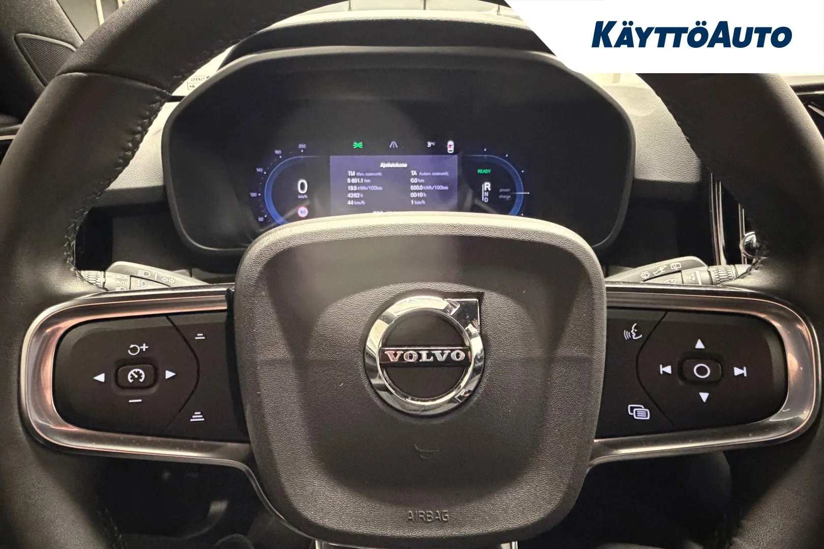 VOLVO XC40 MPA-393 carousel image