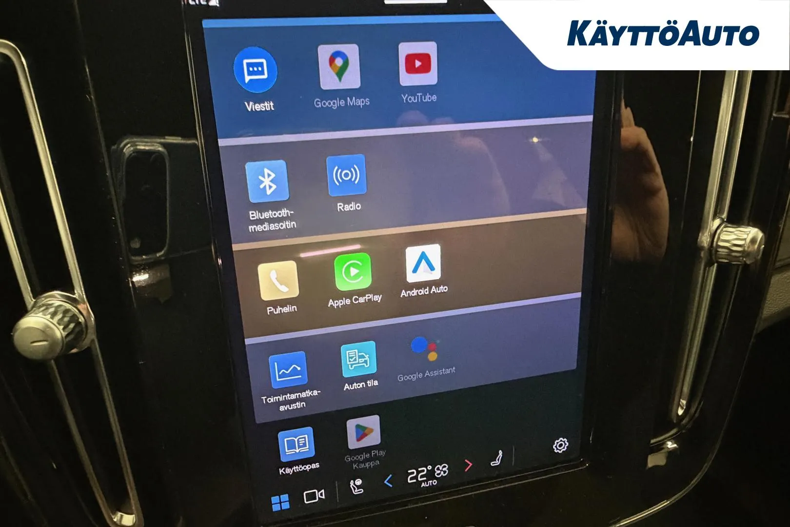 VOLVO XC40 MPA-393 carousel image