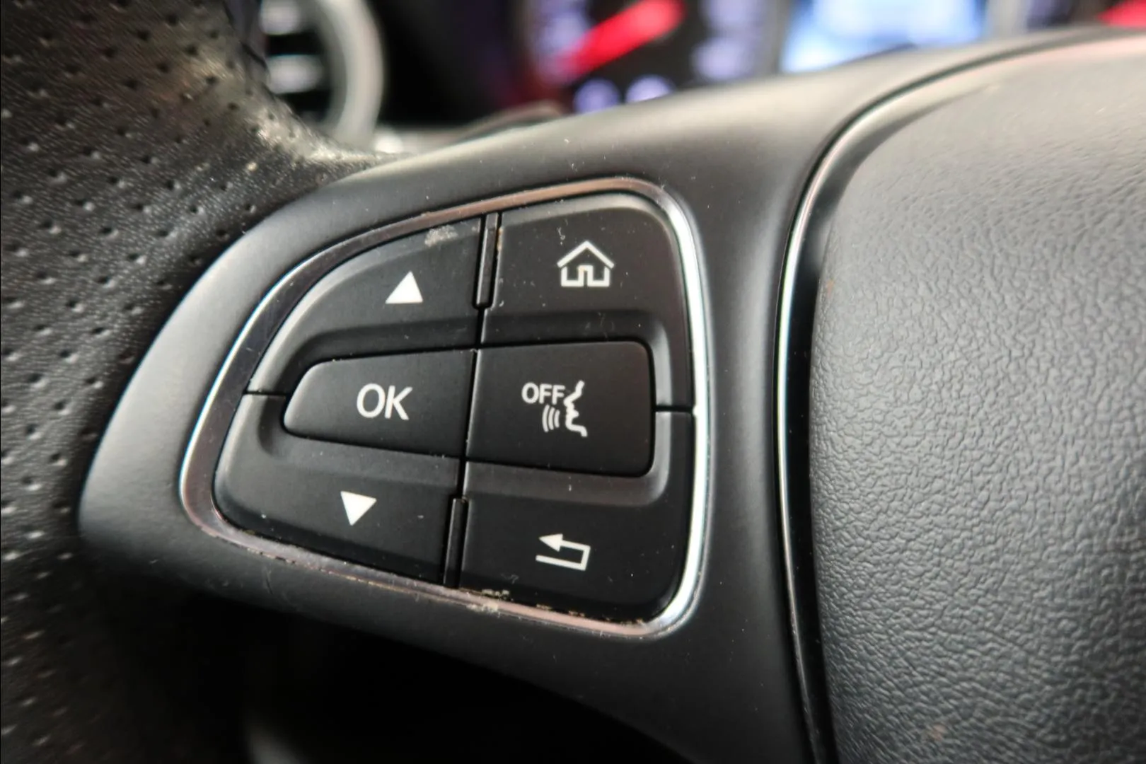 MERCEDES-BENZ GLC LNR-195 carousel image