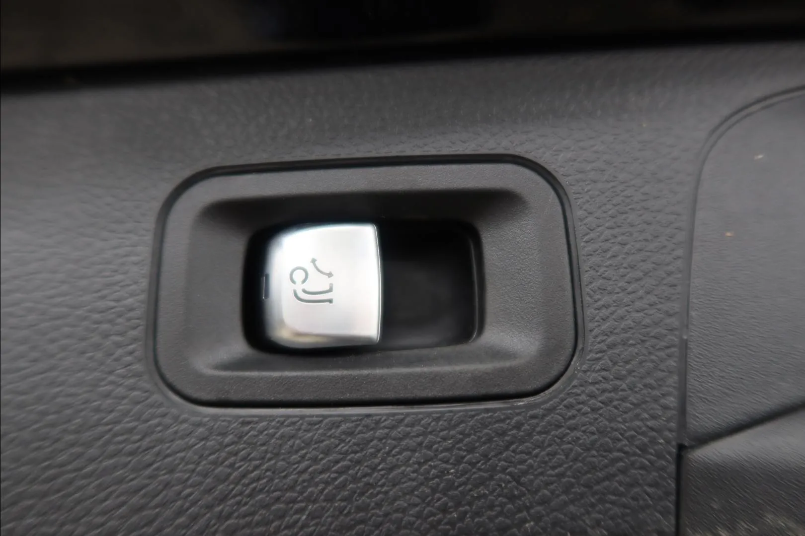 MERCEDES-BENZ GLC LNR-195 carousel image