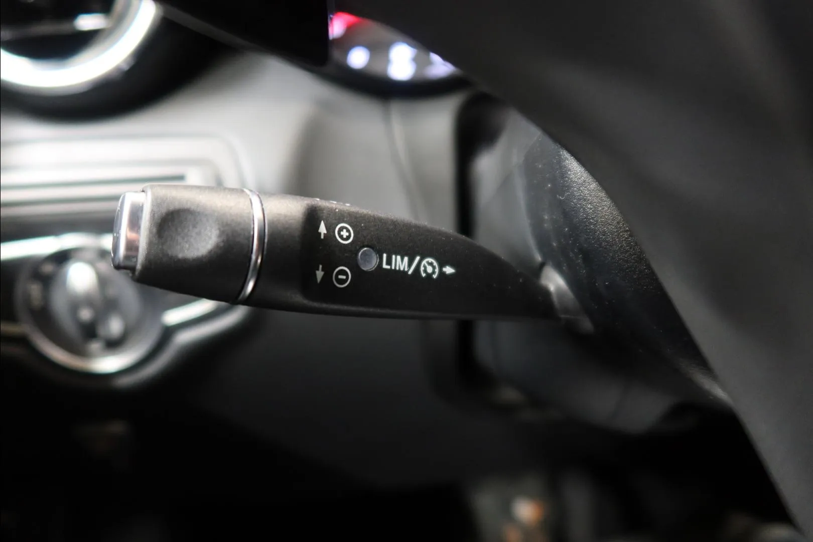 MERCEDES-BENZ GLC LNR-195 carousel image