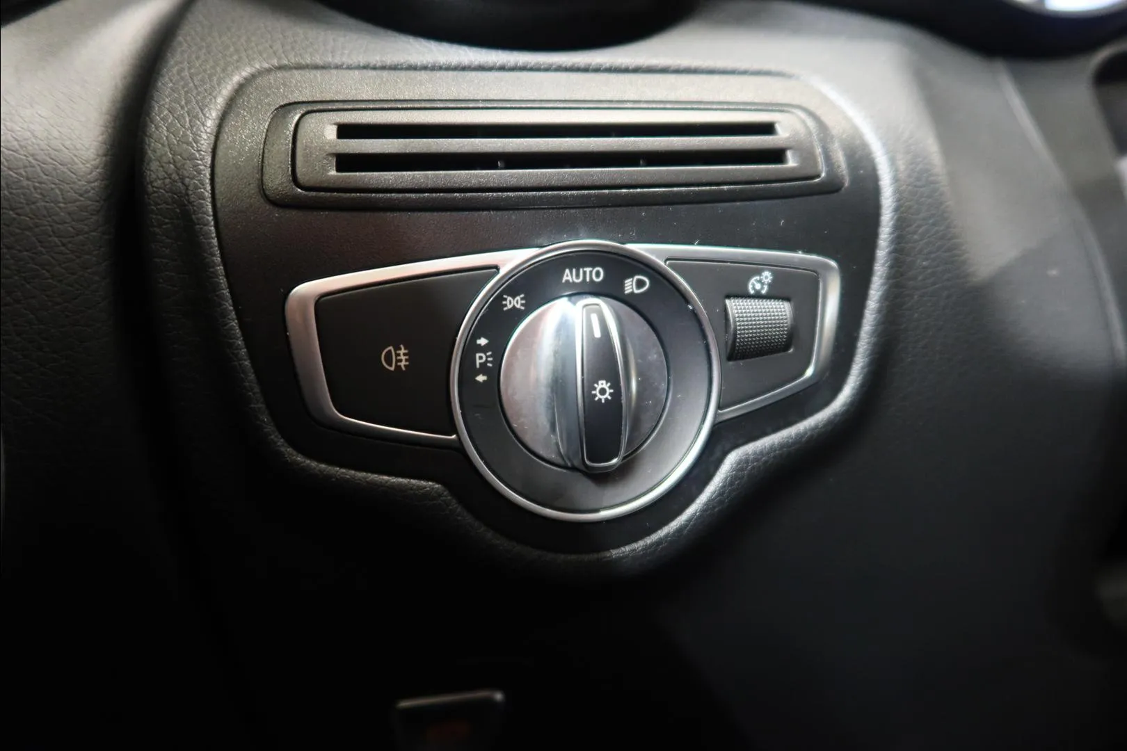 MERCEDES-BENZ GLC LNR-195 carousel image