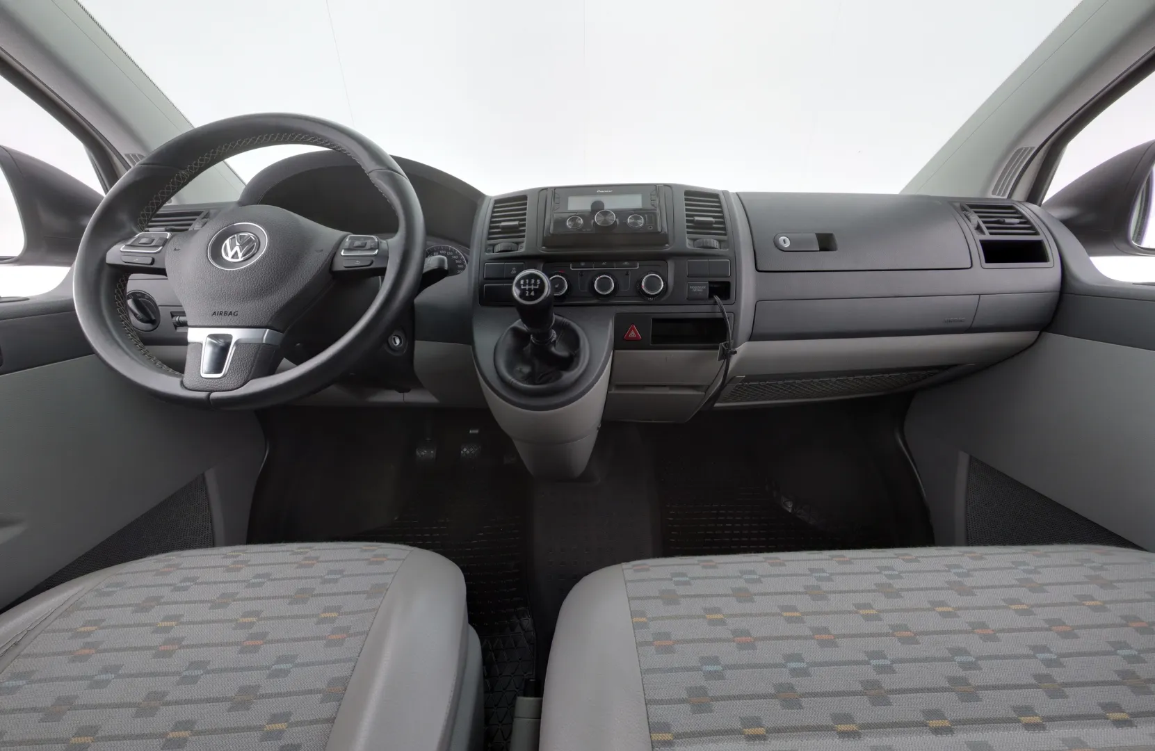 VOLKSWAGEN Transporter FMT-828 carousel image