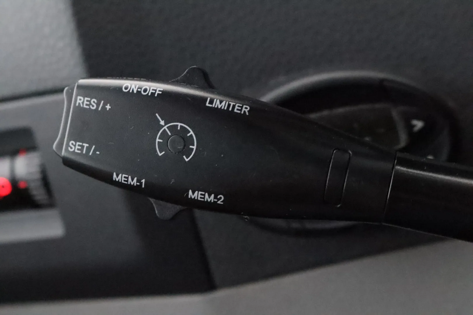 VOLKSWAGEN Transporter FMT-828 carousel image