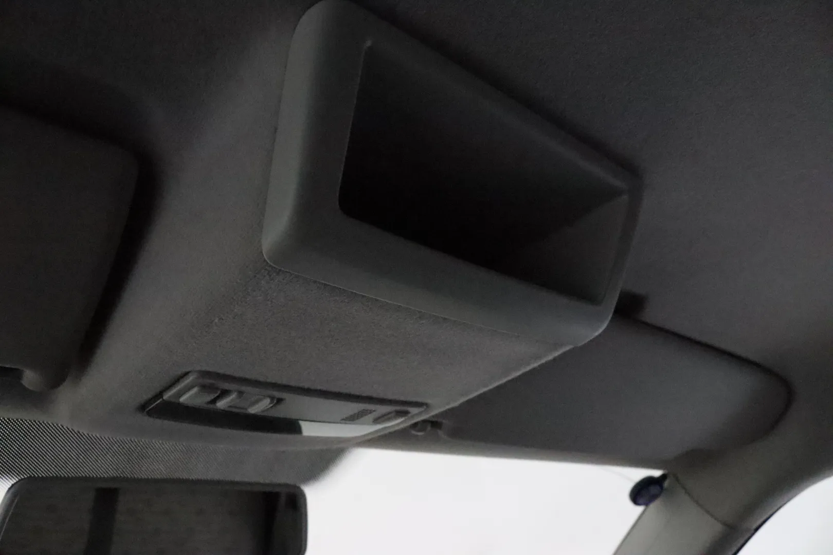 VOLKSWAGEN Transporter FMT-828 carousel image