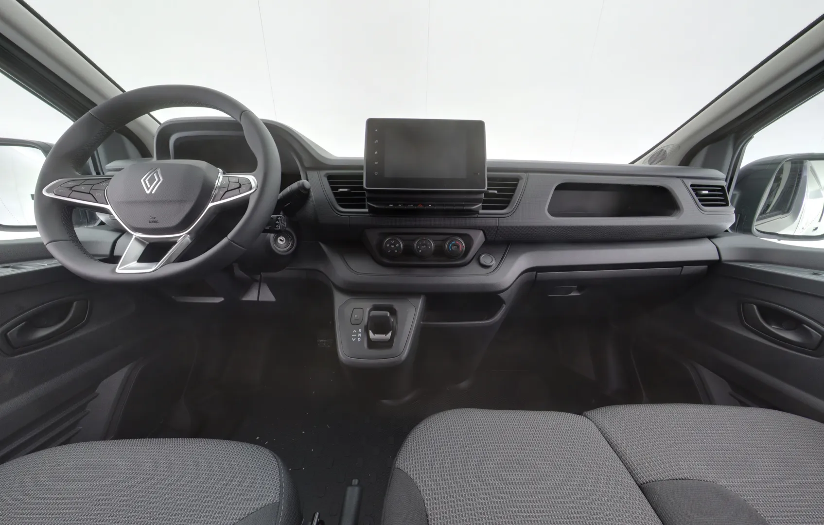 Renault Trafic NOI-258 carousel image