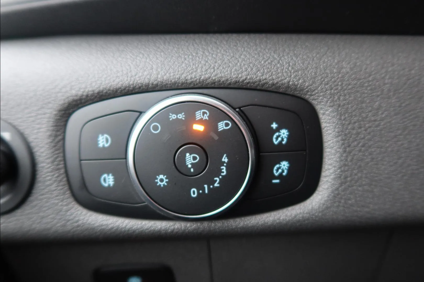 Ford Transit GRR-816 carousel image