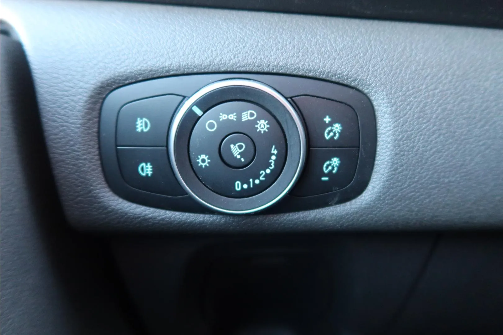 Ford Transit Custom XOS-172 carousel image