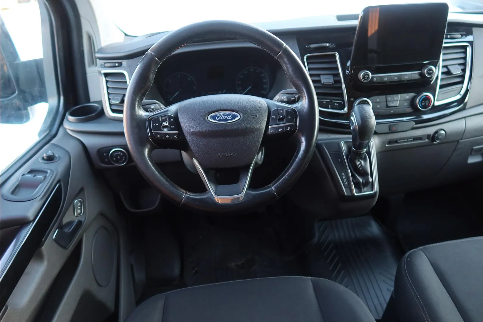 Ford Transit Custom XOS-172 carousel image