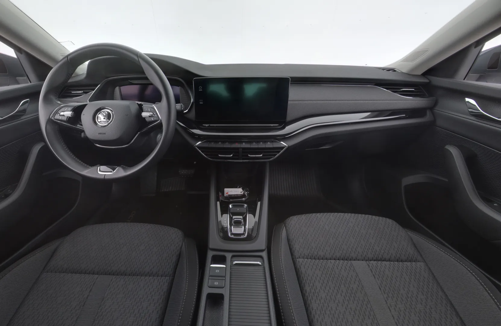 Skoda Octavia KUA-316 carousel image