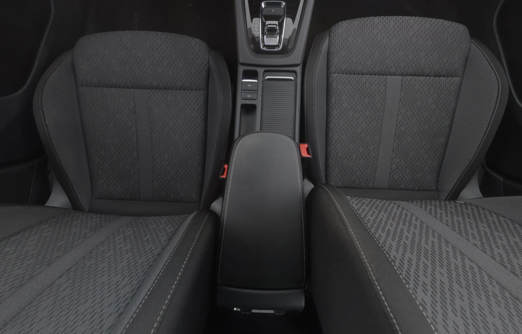 Skoda Octavia KUA-316 carousel image