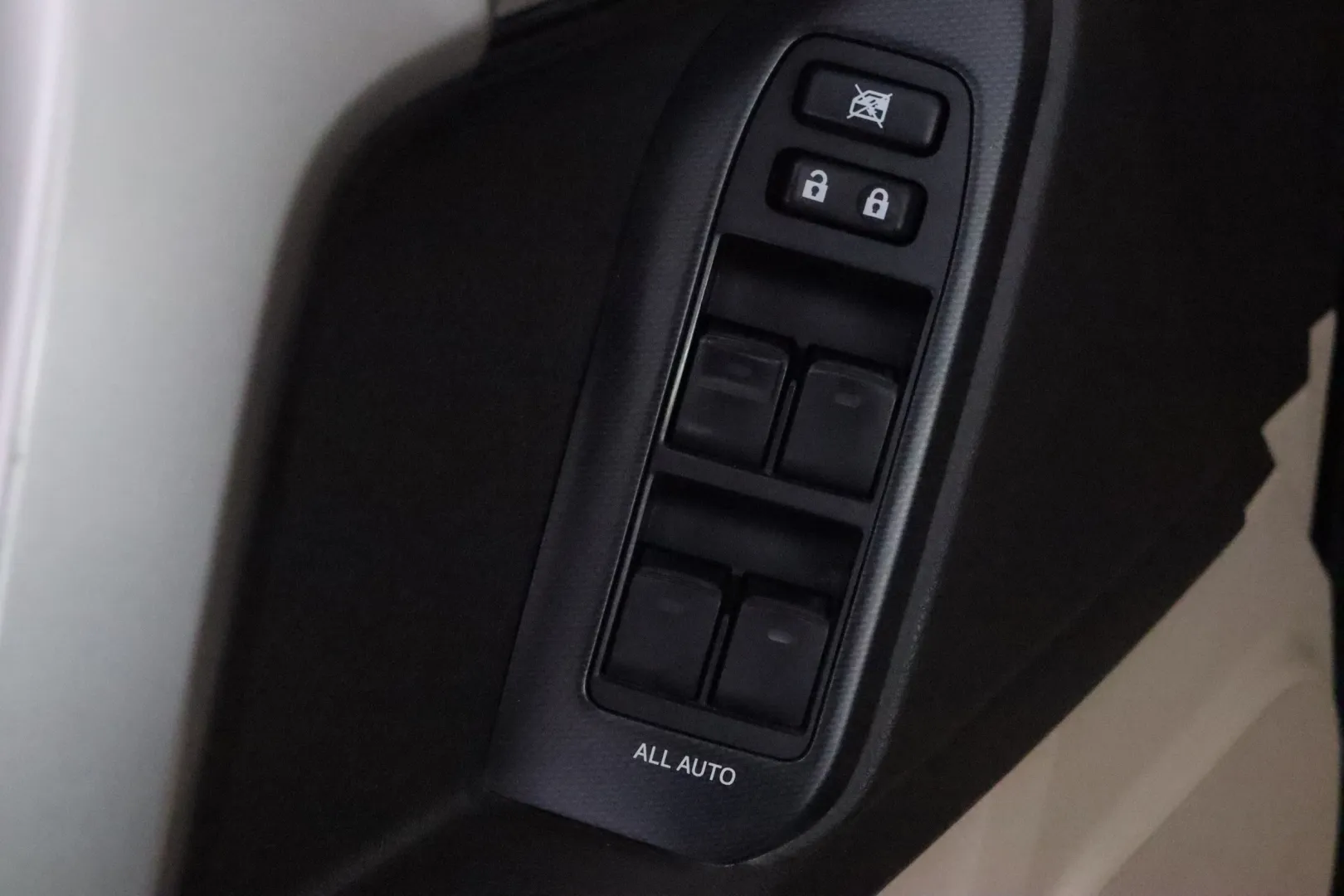 TOYOTA Land Cruiser GMI-953 carousel image