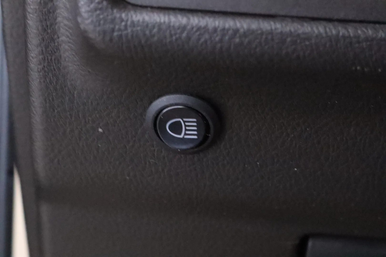 TOYOTA Land Cruiser GMI-953 carousel image