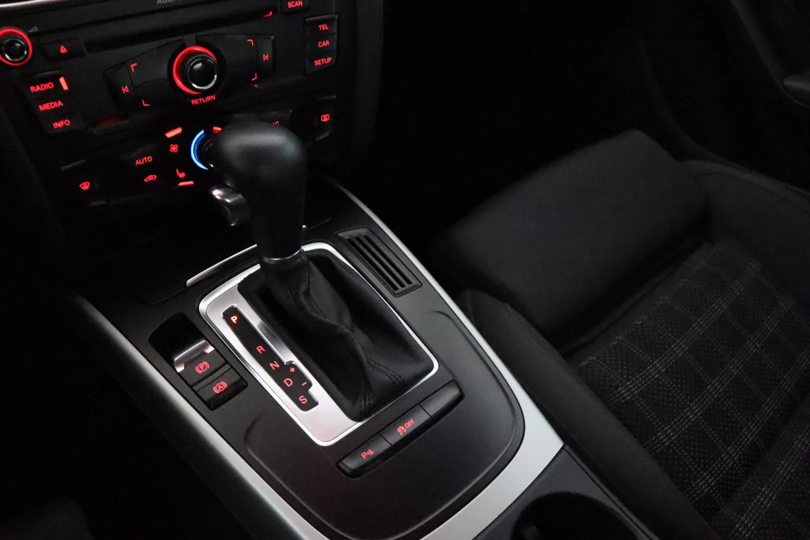 AUDI A5 FKE-482 carousel image