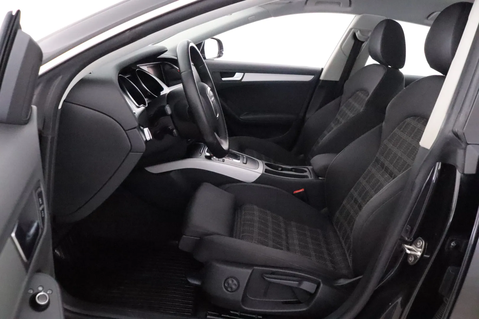 AUDI A5 FKE-482 carousel image