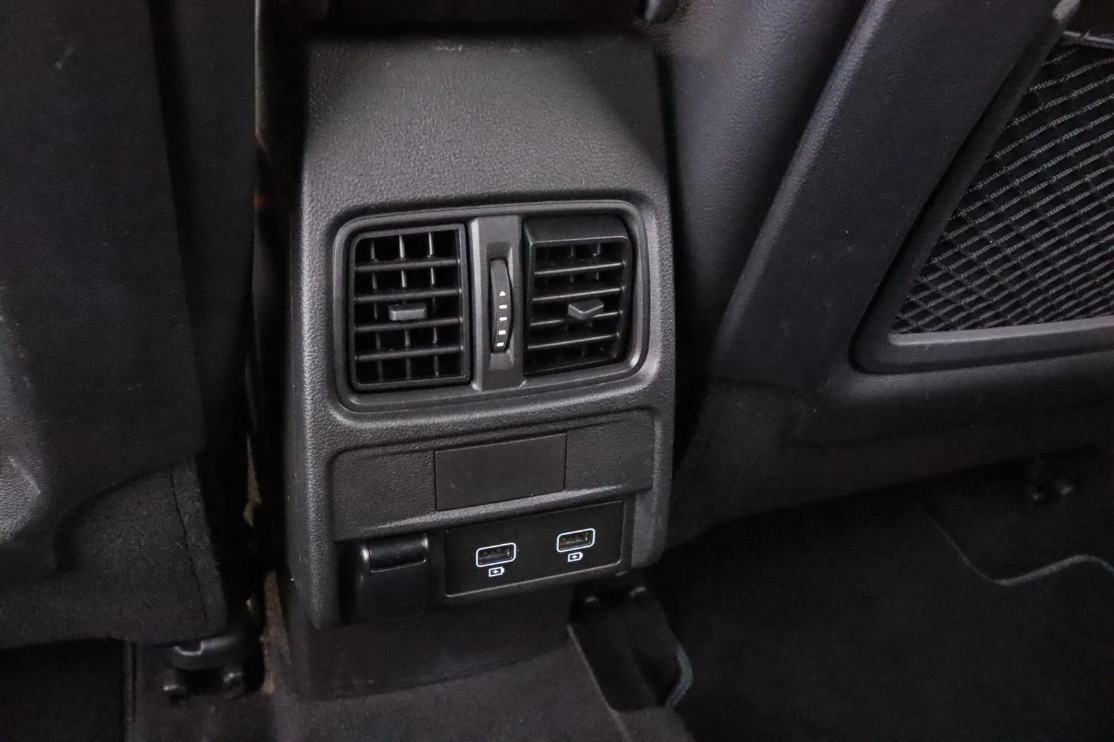 RENAULT Arkana ZOZ-261 carousel image