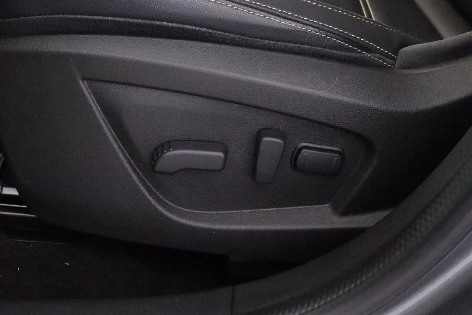 RENAULT Arkana ZOZ-261 carousel image