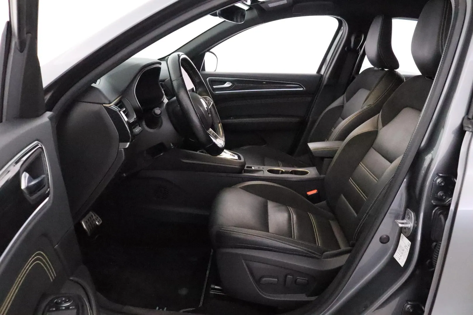 RENAULT Arkana ZOZ-261 carousel image