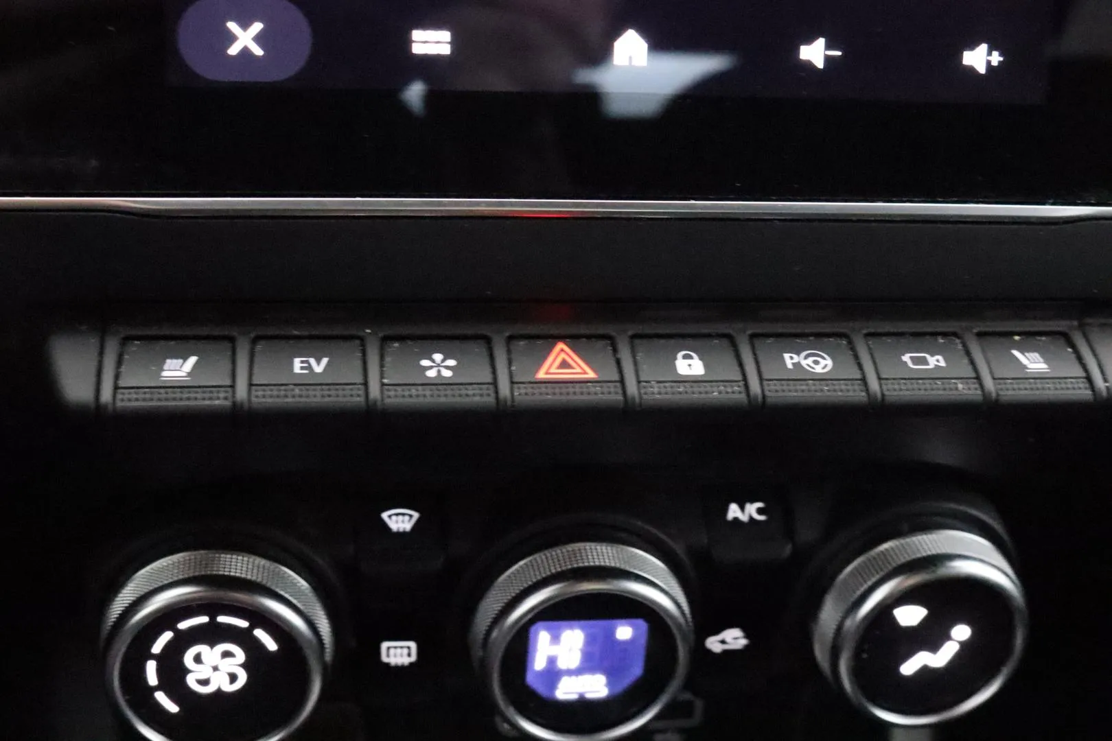 RENAULT Arkana ZOZ-261 carousel image