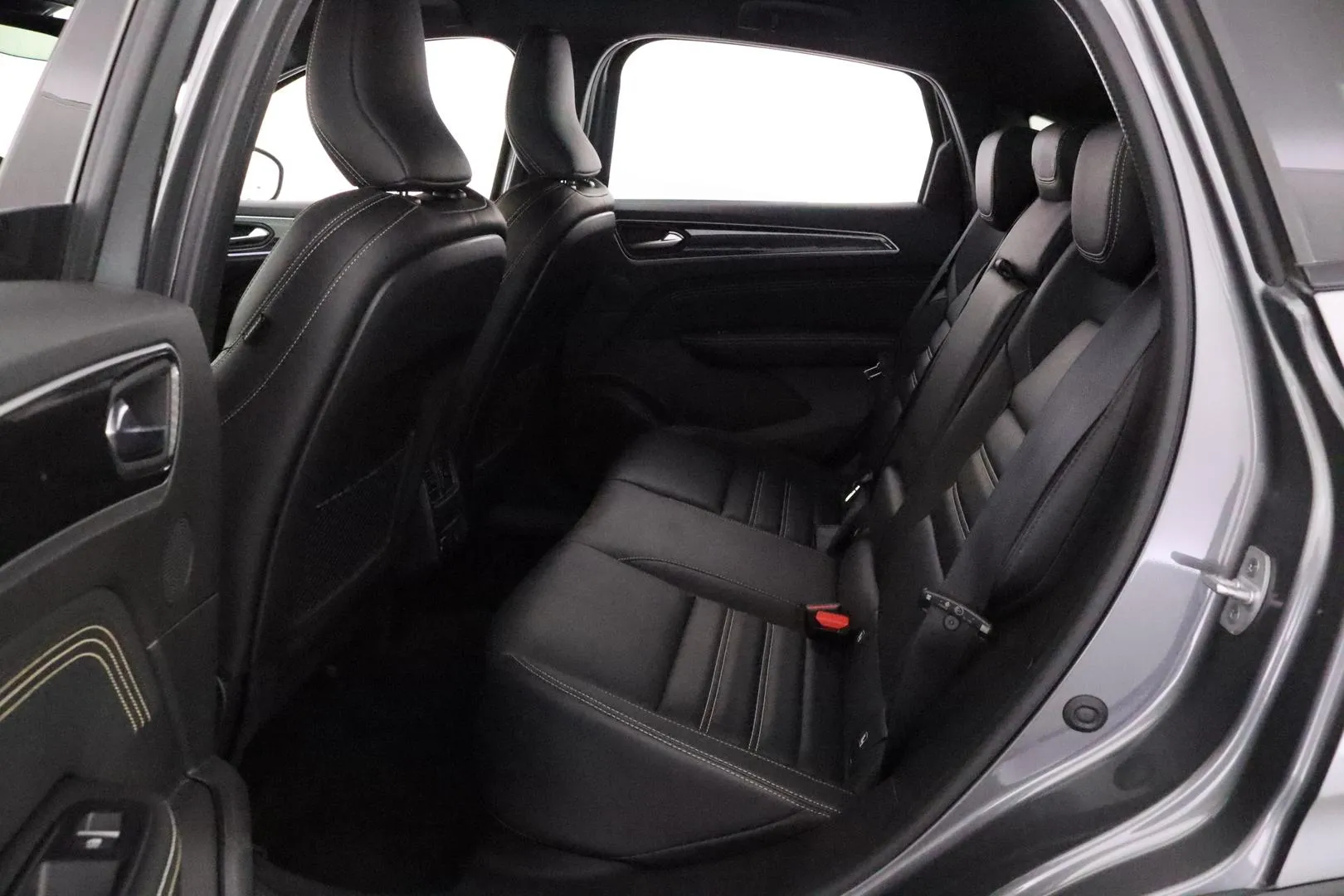 RENAULT Arkana ZOZ-261 carousel image