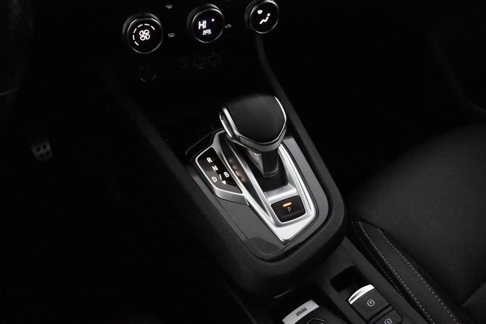 RENAULT Arkana ZOZ-261 carousel image