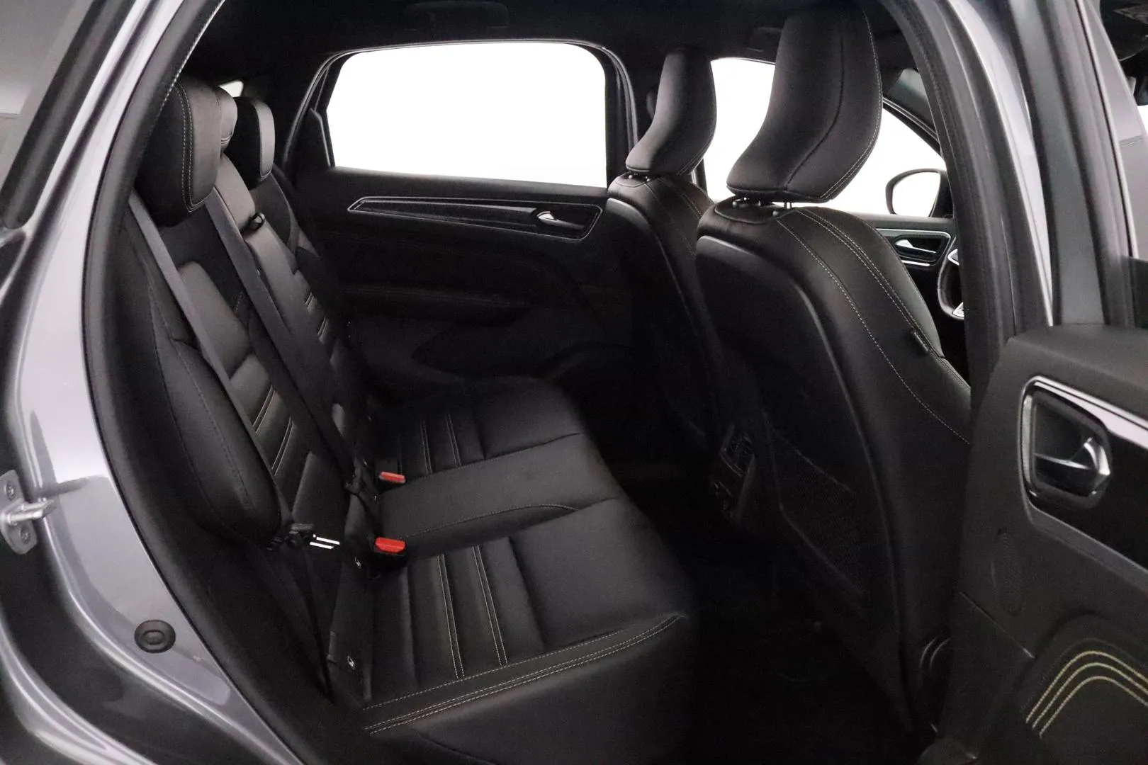 RENAULT Arkana ZOZ-261 carousel image