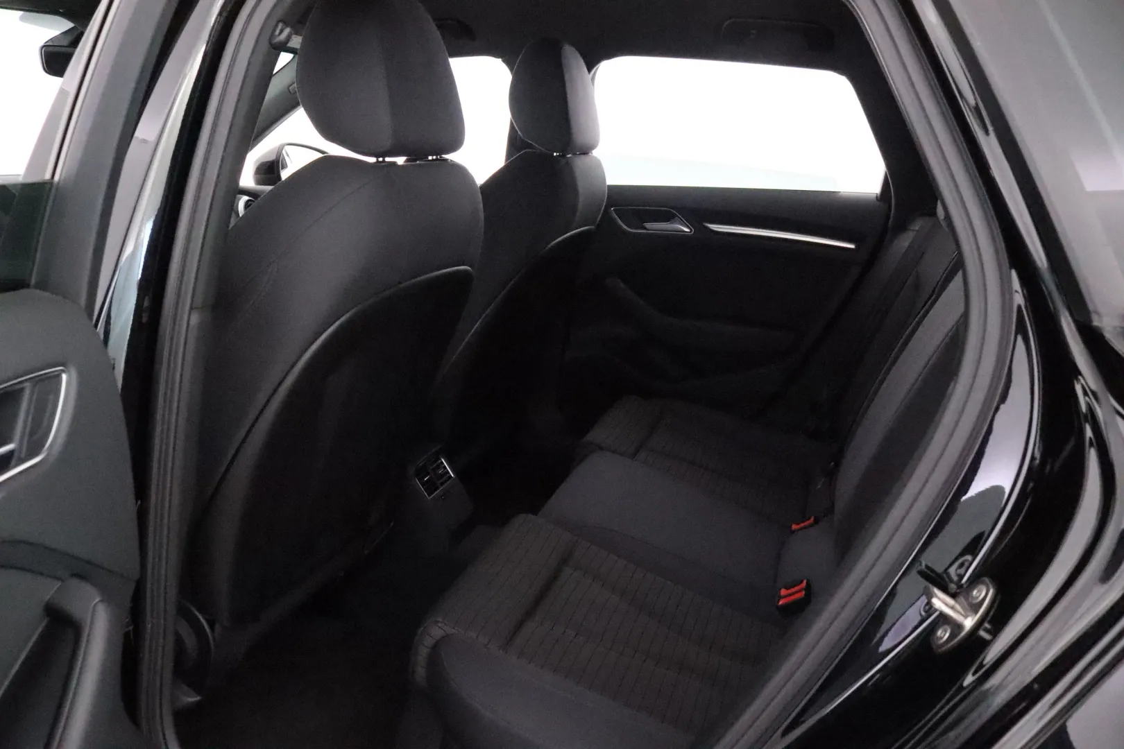 AUDI A3 XOZ-693 carousel image