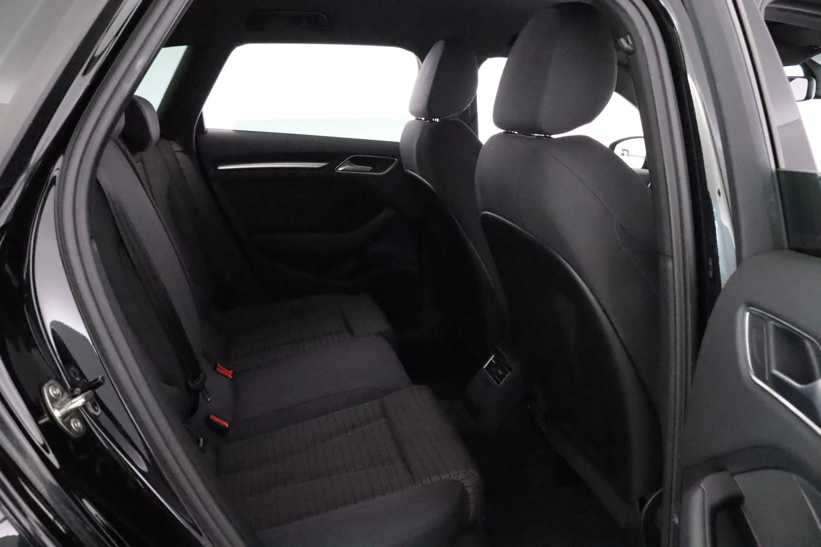 AUDI A3 XOZ-693 carousel image