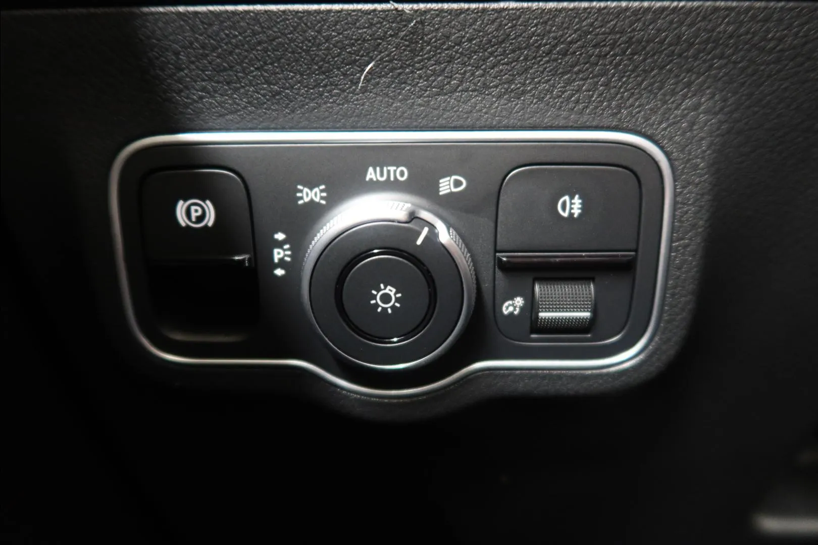 Mercedes-Benz EQA MRP-257 carousel image