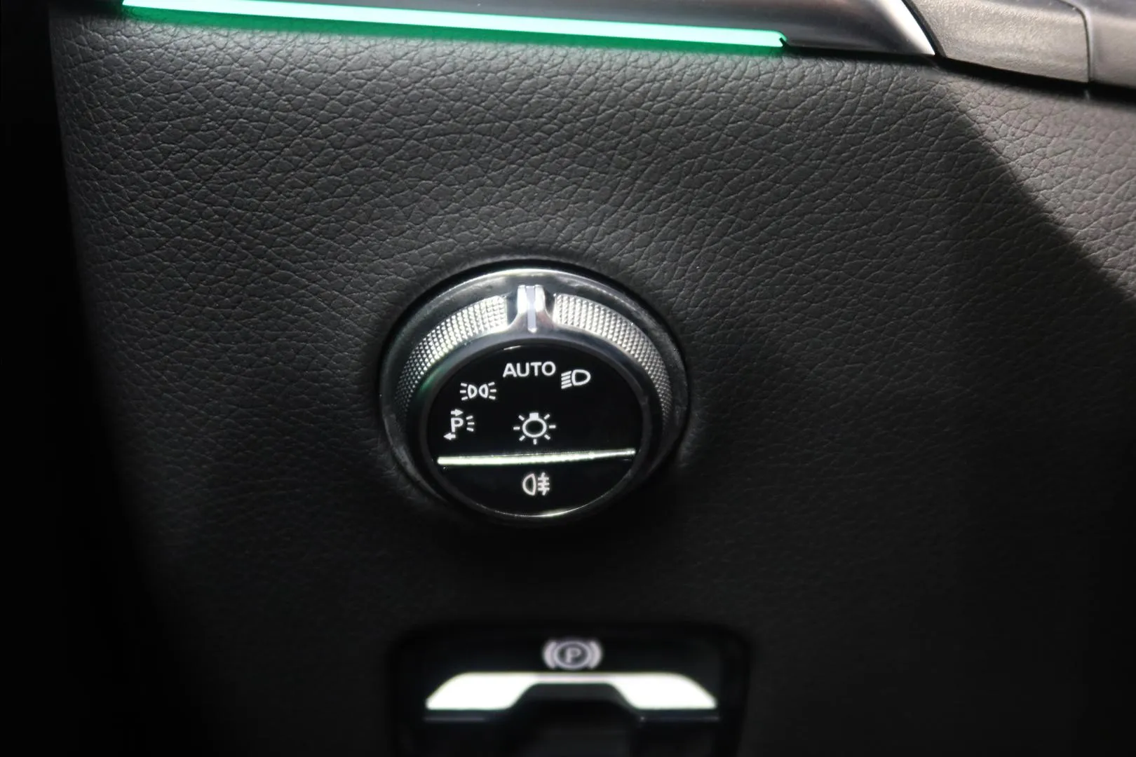 Mercedes-Benz GLC ZPR-977 carousel image