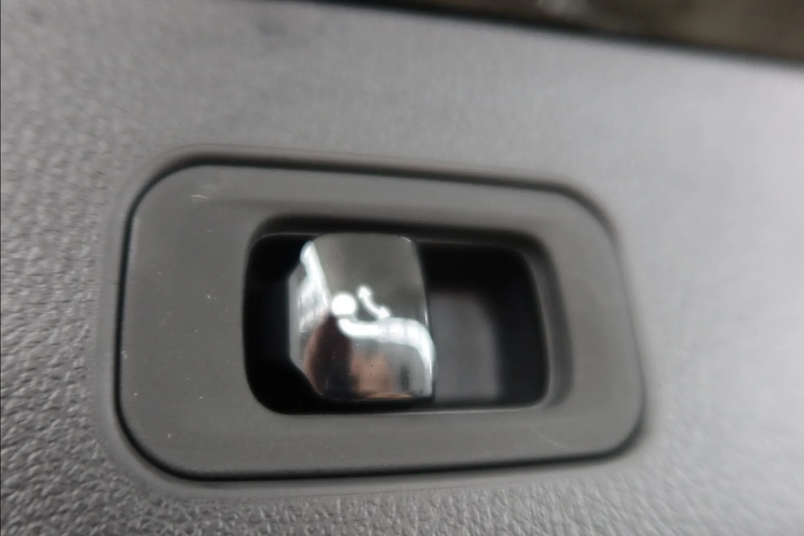 Mercedes-Benz GLC ZPR-977 carousel image