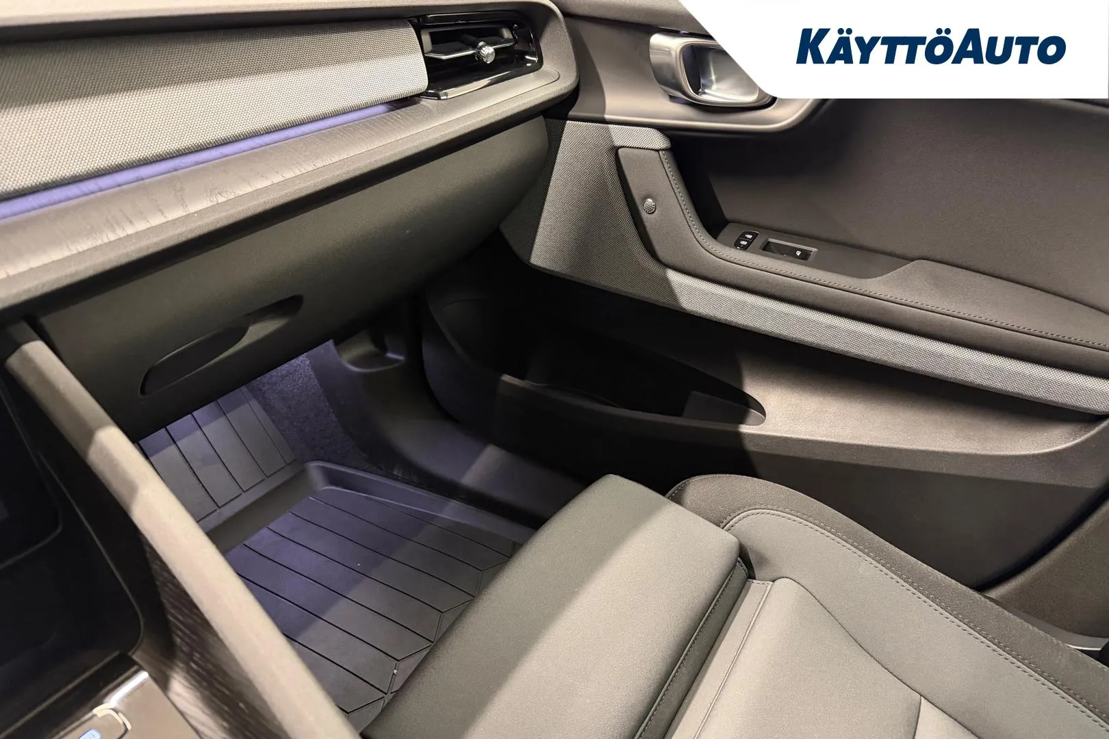 POLESTAR 2 FOU-539 carousel image