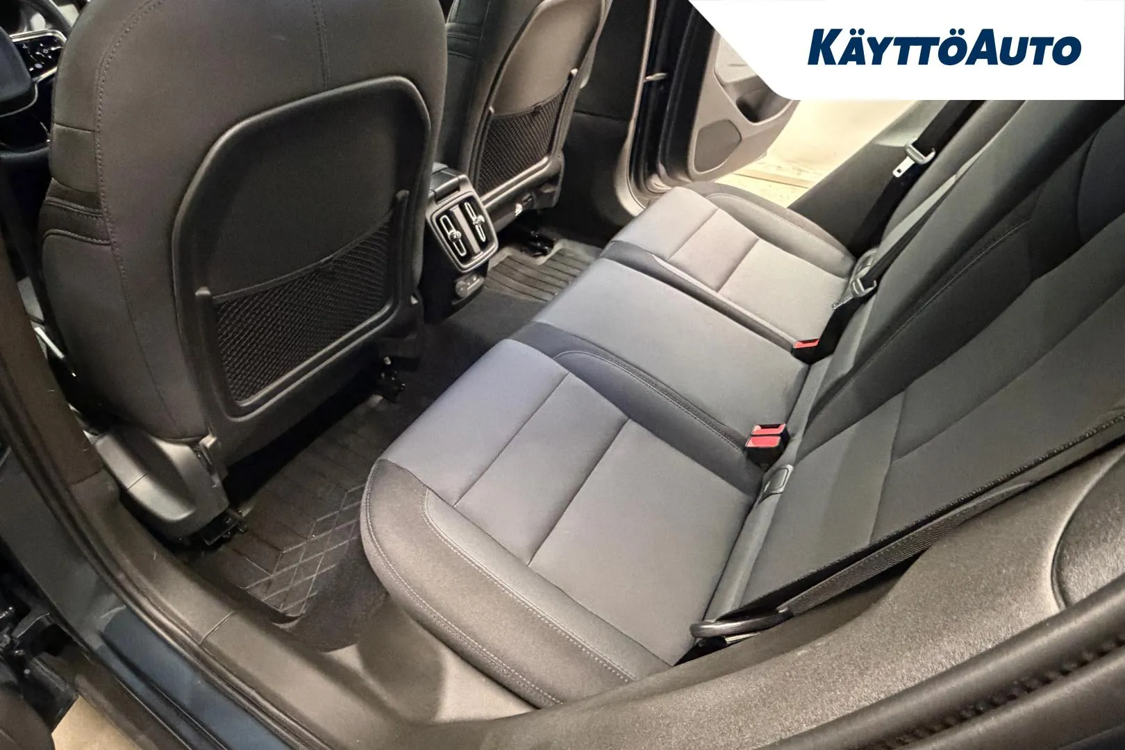 POLESTAR 2 FOU-539 carousel image