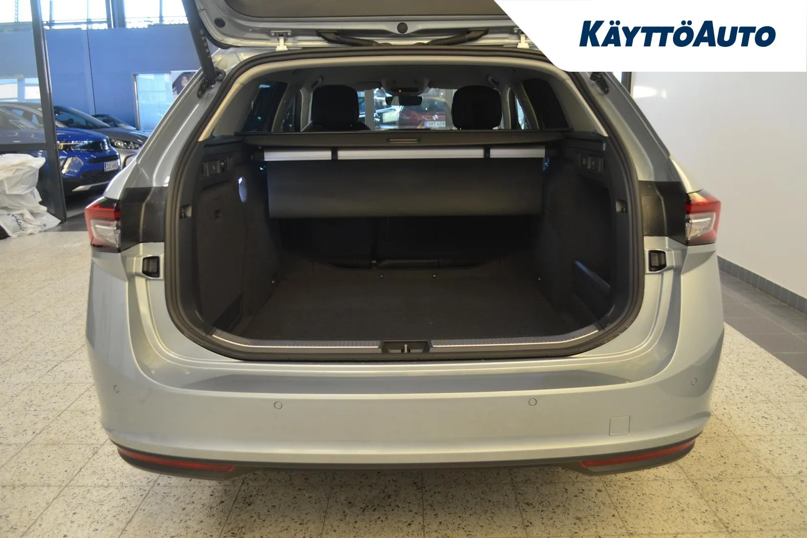 Skoda Superb EVC-181 carousel image