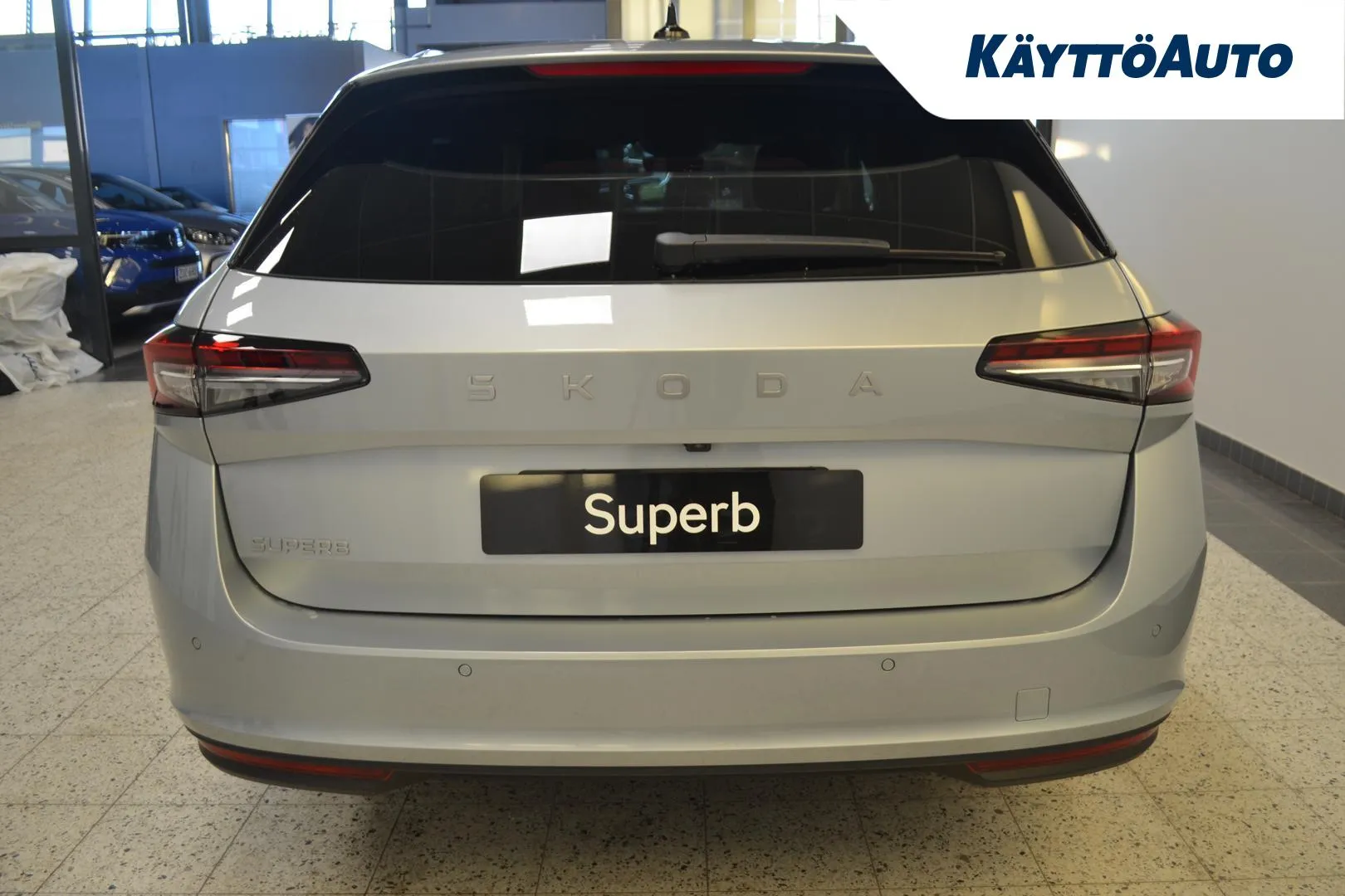 Skoda Superb EVC-181 carousel image