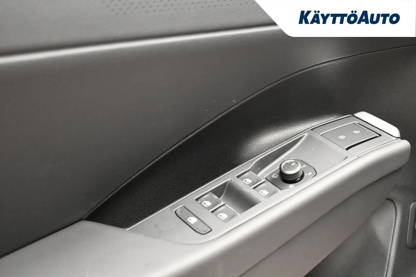 Volkswagen T-Roc SRN-996 carousel image